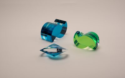 »SCHIMMERNDE STEINE« Schmuck • Installationen • Grafik